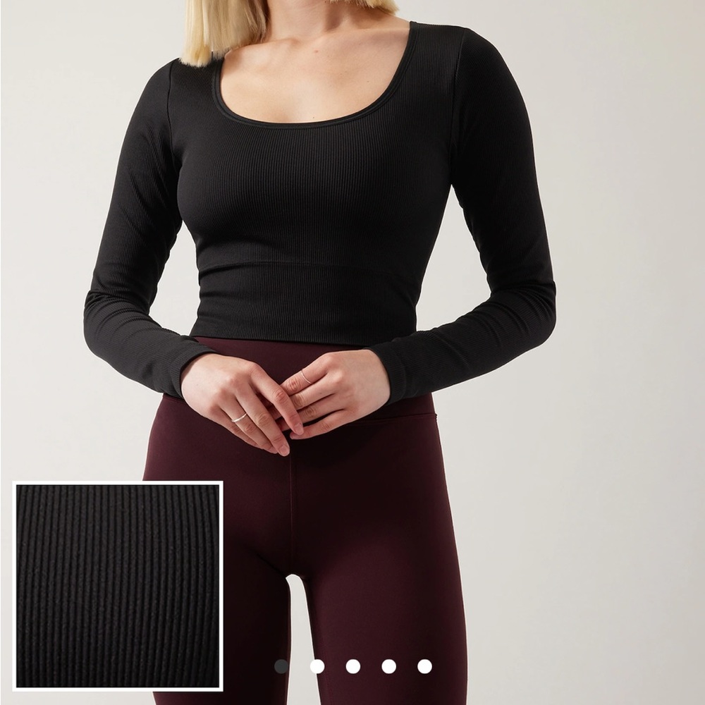 Athleta aurora cropped long sleeve top